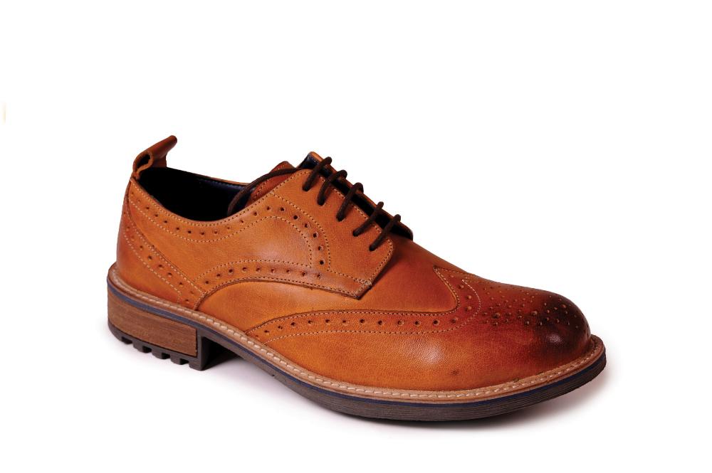 Street savvy During autumn/winter, the importance of practical footwear shouldn't be underestimated. From brogues and Derbies to desert boots and sneakers, designers have applied chunky non-slip soles to a.